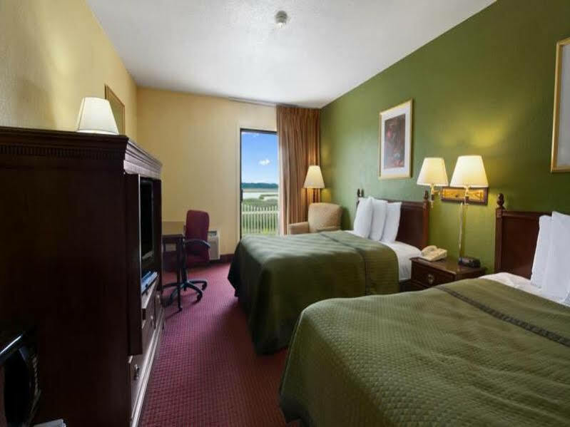 Howard Johnson By Wyndham Beaufort/Parris Island Exteriér fotografie